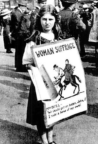1918 Aprobada la Ley del Sufragio femenino en Inglaterra.