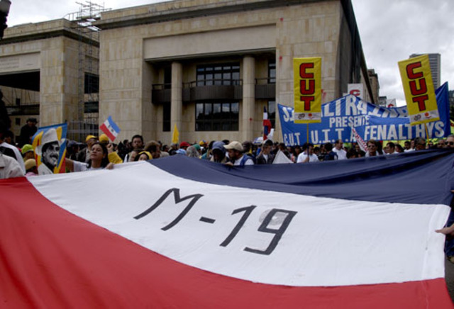 M-19 asalta el Palacio de Justicia