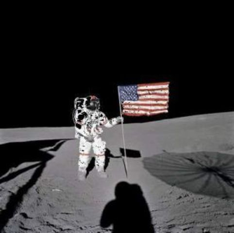 The U.S. achieves the first moon landing