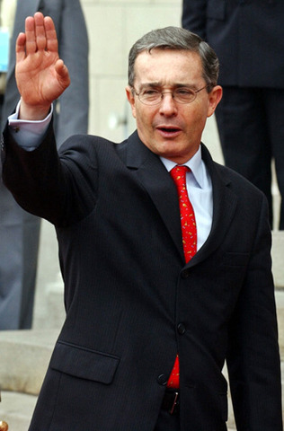 Elección de Alvaro Uribe Velez