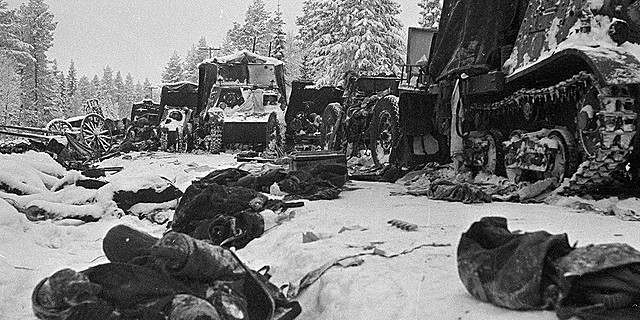 початок радянсько-фінської («Зимової») війни.