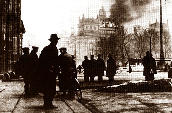 Hitler consigue el poder absoluto. Dictadura nazi.