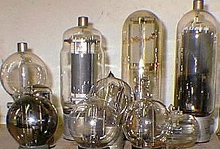 Primera generacion de los computadores (1951 - 1958)