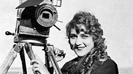 Timeline: MUJERES EN EL CINE