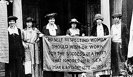 EE.UU autoriza el derecho al voto para la mujer.