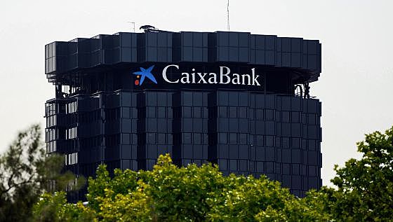 Alianza con La Caixa de Barcelona.