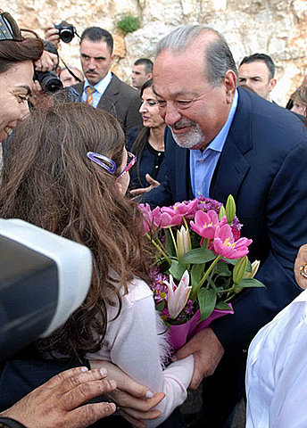 Logros de un magnate con una población de 50,000 millones de pobres en Méxic.