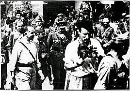 El general Francisco Franco decide destinar una importante parte de sus fuerzas para liberar a los rebeldes asediados en el Alcázar de Toledo. Franco concentra el poder entre los sublevados: es designado generalísimo y jefe del gobierno.