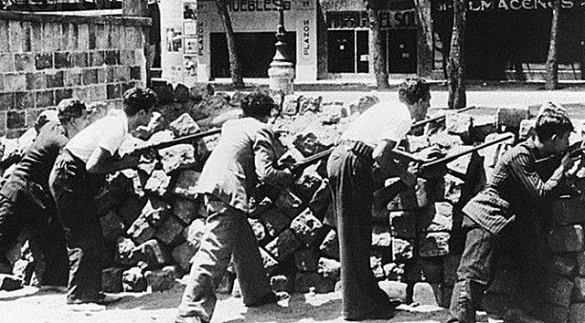 Luchan entre sí en Barcelona distintas fuerzas republicanas enfrentadas a causa de la primacía de la revolución o la organización milita