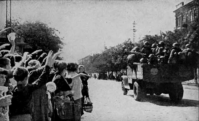 радянські війська залишили Одесу.