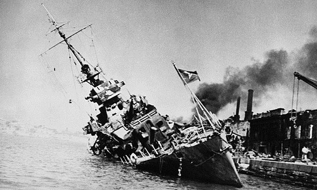 початок німецької облоги Севастополя. 11-й армії Вермахту, що вже захопила Крим, протистояла евакуйована з Одеси Приморська армія та матроси Чорноморського флоту.