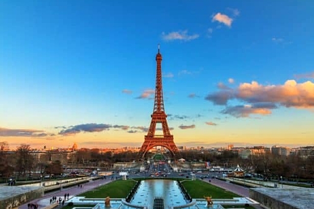 Trasferimento a Parigi