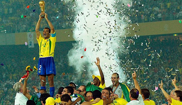 BRASIL PENTACAMPEON EN JAPON 2002