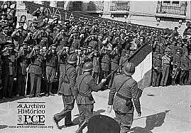 La URSS envía sus primeros equipos de ayuda a los republicanos. Llegan los primeros miembros de las Brigadas Internacionales.