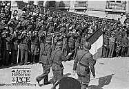 La URSS envía sus primeros equipos de ayuda a los republicanos. Llegan los primeros miembros de las Brigadas Internacionales.