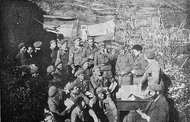 La URSS envía sus primeros equipos de ayuda a los republicanos. Llegan los primeros miembros de las Brigadas Internacionales.