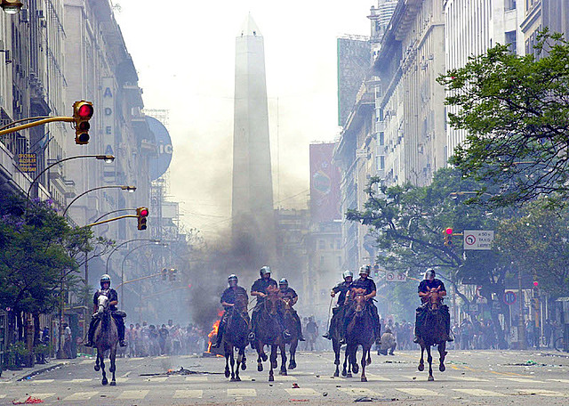 El “corralito” y la crisis político-económica en Argentina