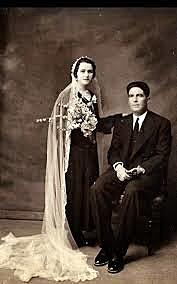 Se casan general Llorente y Consuelo