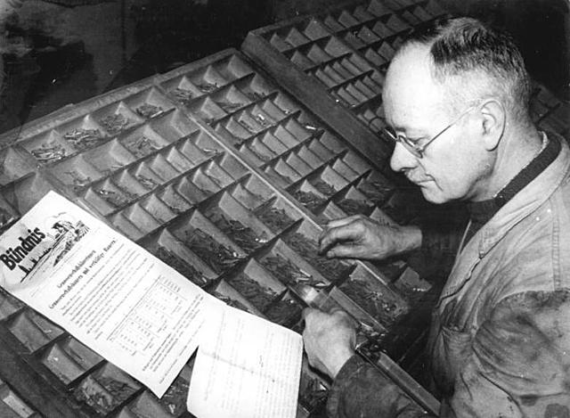 Crean primera máquina de escribir