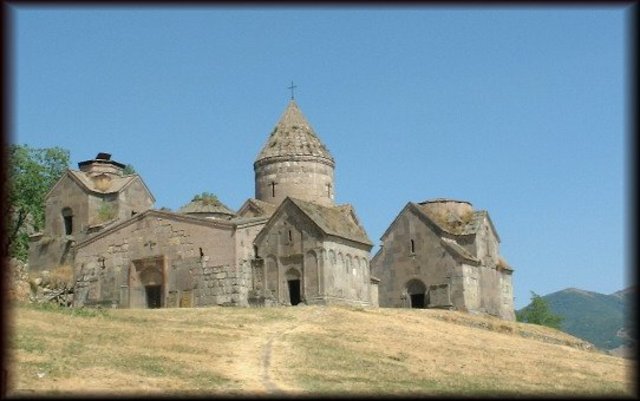 Turkish people boycot Armenian Stores