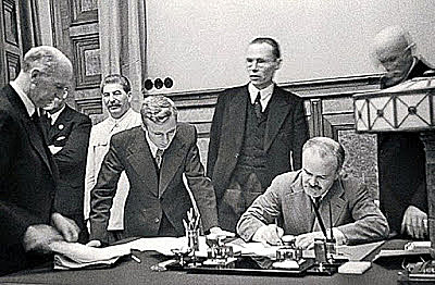 Укладення Договору про дружбу і кордони між СРСР та ІІІ Райхом,