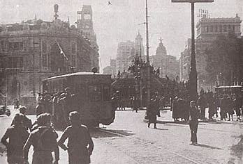 El coronel Casado encabeza el organismo republicano que sustituye a Negrín con el objeto de alcanzar una paz honrosa (golpe de estado en Madrid).