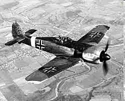 Adolf Hitler crea la Legión Cóndor para ayudar a los franquistas.