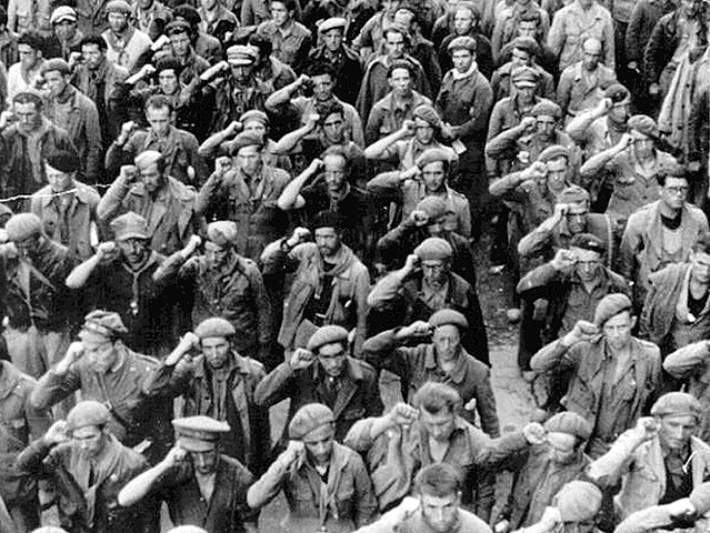 La URSS envía sus primeros equipos de ayuda a los republicanos. Llegan los primeros miembros de las Brigadas Internacionales.