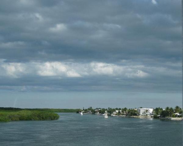 Zheng He begins first of seven overseas voyages