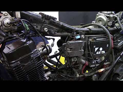 Ayudo a reparar el motor de una susuki gixxer 150