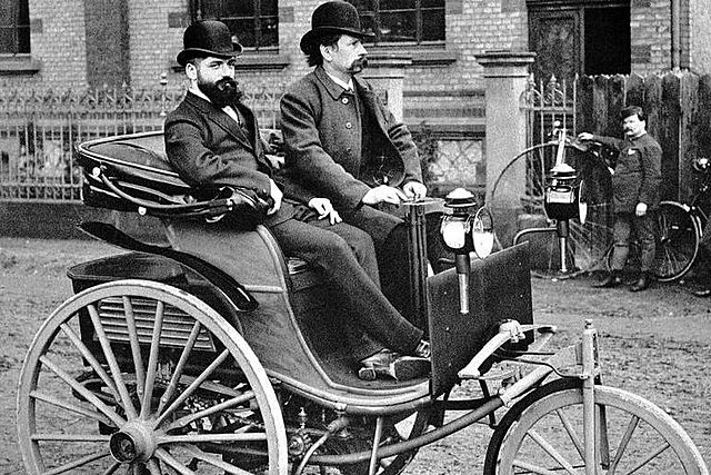 Primer vehículo de gasolina