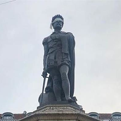 Timeline: Ato inocente ou vandalismo?