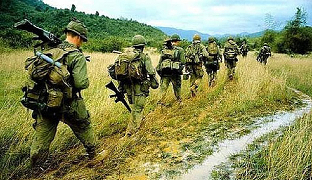Llegan las primeras tropas de combate estadounidenses a Vietnam