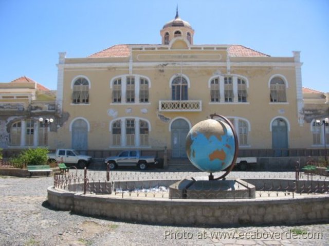 Antonin va estudiar a la escola de Praga