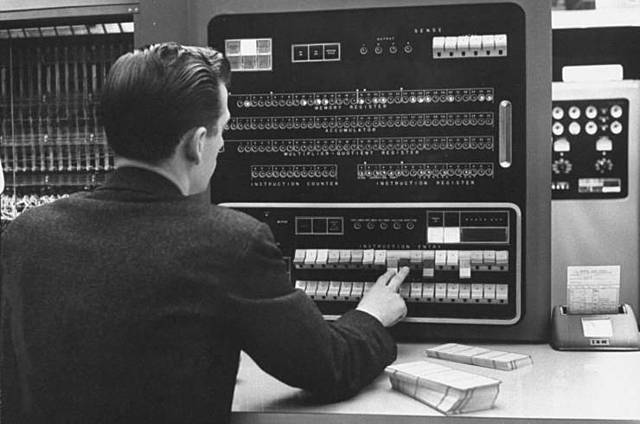 Primera generación IBM 701