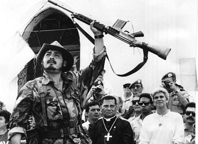 El Congreso norteamericano prohibe continuar con la ayuda a la Contra nicaragüense