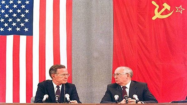 Cumbre de Bush y Gorbachov en Malta