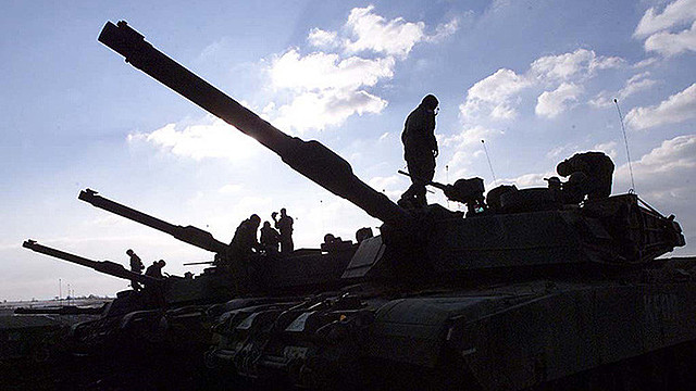 Firma del  Tratado de Fuerzas Convencionales