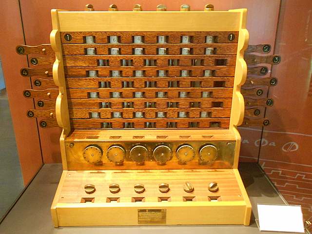 MEHANIČKI KALKULATOR