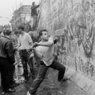 Timeline: Queda do muro de Berlim