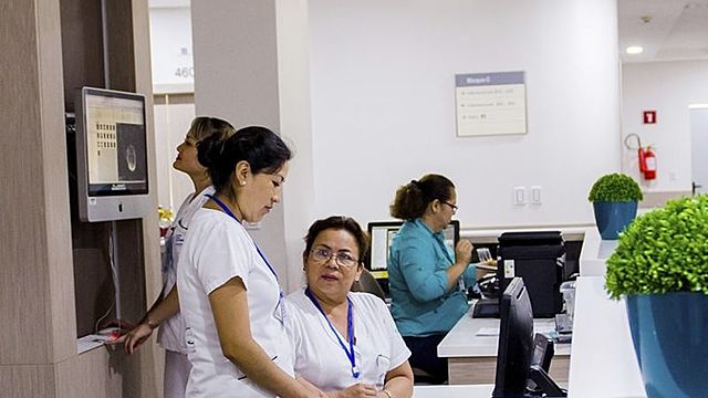 A diferencia de La Paz, clínicas de Santa Cruz sí atienden casos de Covid-19