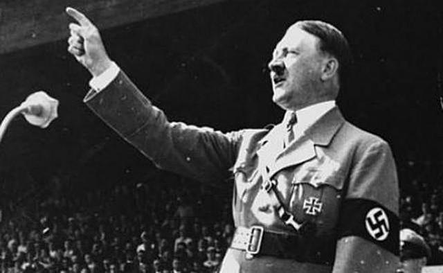 Adolf Hitler guanya les eleccions i puja al poder: III Reich alemany