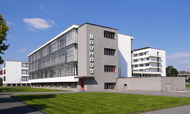 W.Gropius, Bauhaus