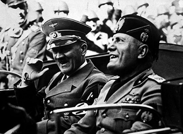 Firma dell'alleanza chiamata Asse di Roma-Berlino.