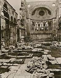 1185μ.χ Το 1185 μ.χ. ο Ναός λεηλατήθηκε από Νορμανδούς. Τα λείψανα μεταφέρθηκαν από καλογέρους στην Ιταλία για να διασωθούν