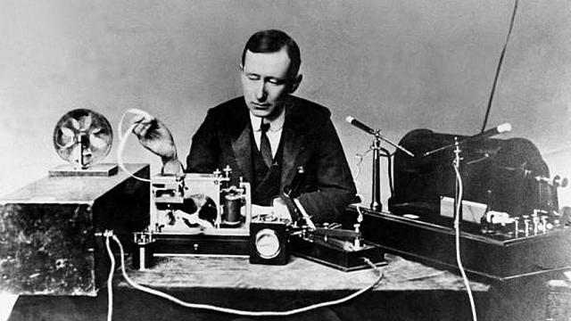 The invention of the radio in Canada, +2