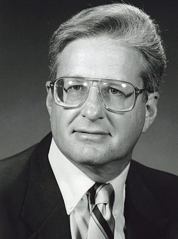 Meichenbaum, en colaboración con Goodman, desarrollan el Entrenamiento en Inoculación de Estrés y el Entrenamiento en Autoinstrucciones