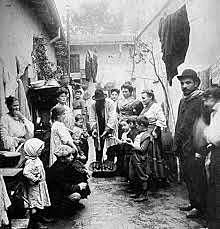 Ley N° 10903 de Patronato de Menores o Ley Agote. Primer estatuto sobre menores del país.