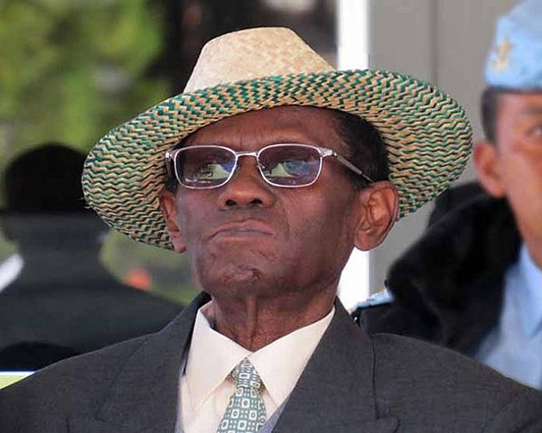 Albert Zafy president