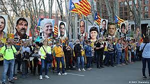 Se condena a prisión a líderes independentistas catalanes